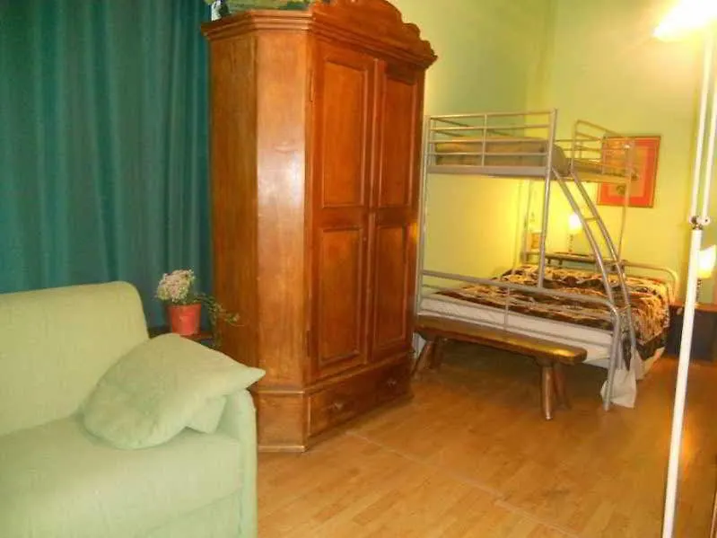 Residence Gardasee Apartments With Lake View Pai 2*,