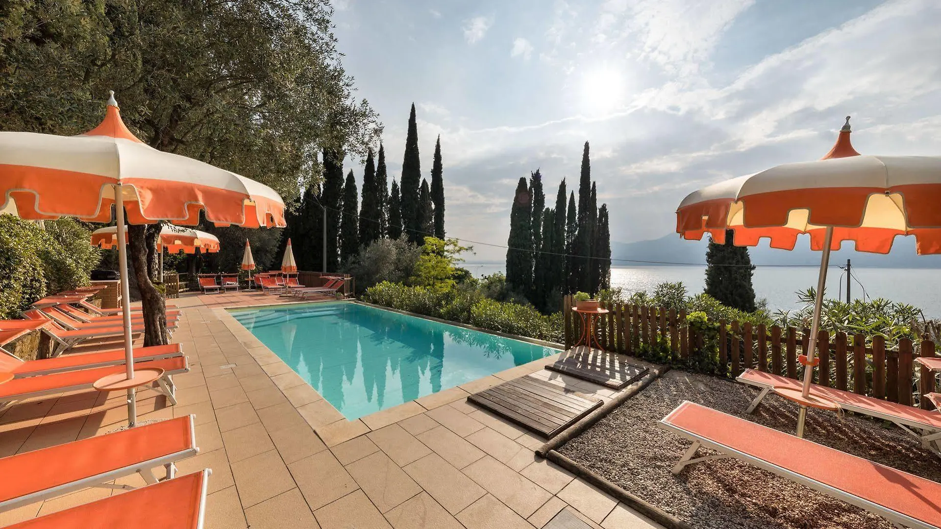 Hotel Residence Gardasee Apartments With Lake View Pai