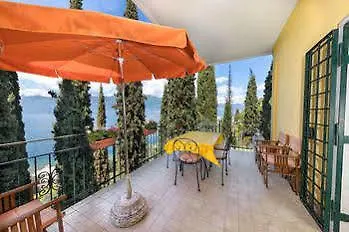 Residence Gardasee Apartments With Lake View Pai 2*,