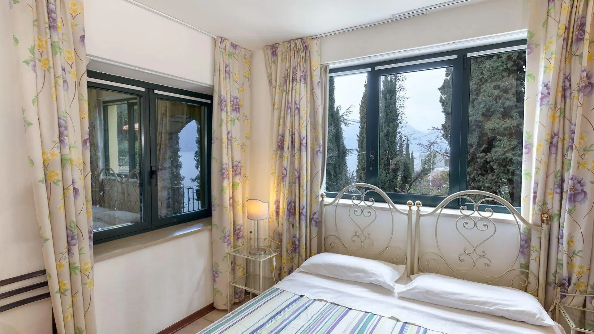 ** Hotel Residence Gardasee Apartments With Lake View Pai Italie