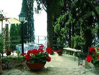 Residence Gardasee Apartments With Lake View Pai 2*,  Italie